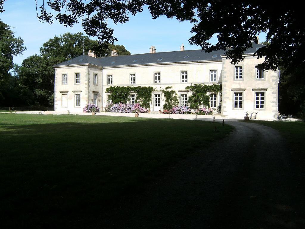 Chateau De La Marronniere Bed and Breakfast Aizenay Exteriör bild