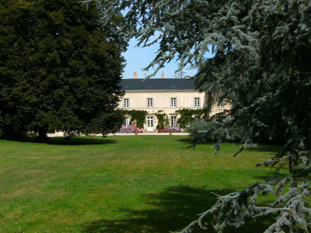 Chateau De La Marronniere Bed and Breakfast Aizenay Exteriör bild